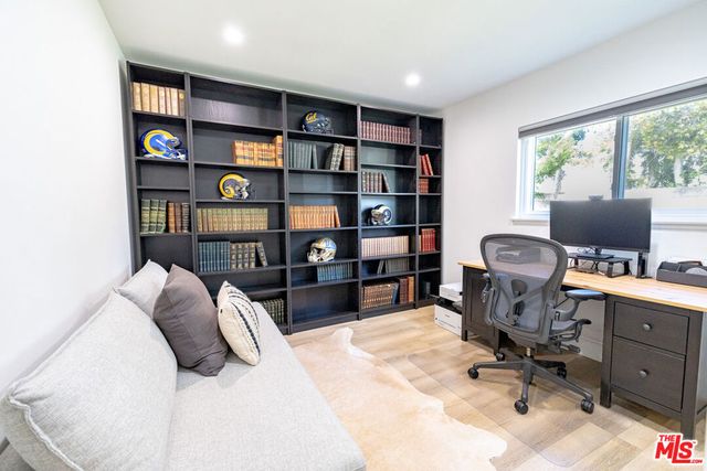 1485 Norwich Avenue, Thousand Oaks, CA 91360