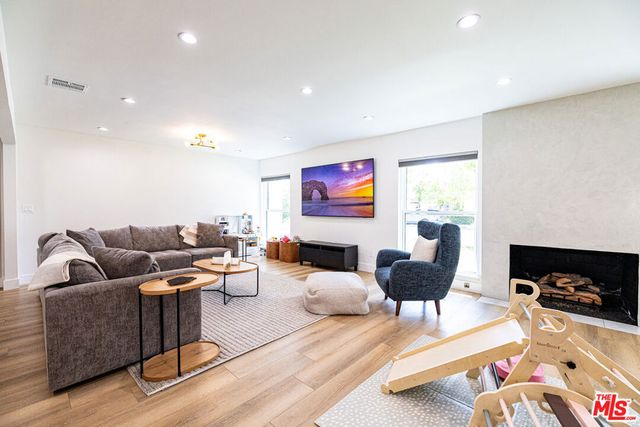 1485 Norwich Avenue, Thousand Oaks, CA 91360