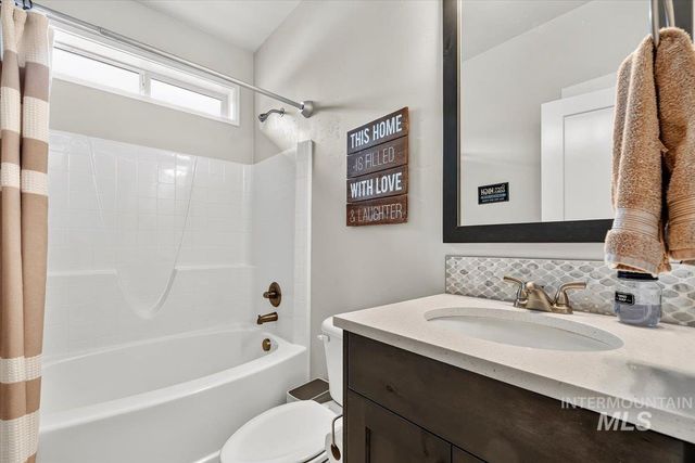 1653 Shoal Point Ave, Middleton, ID 83644
