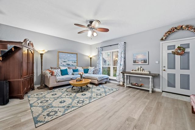 930 Birnham Woods Boulevard, Pasadena, TX 77503
