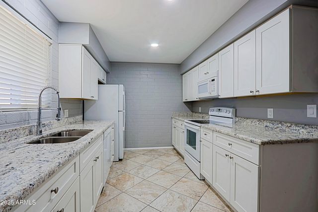 8402 E CORONADO Road 1, Scottsdale, AZ 85257