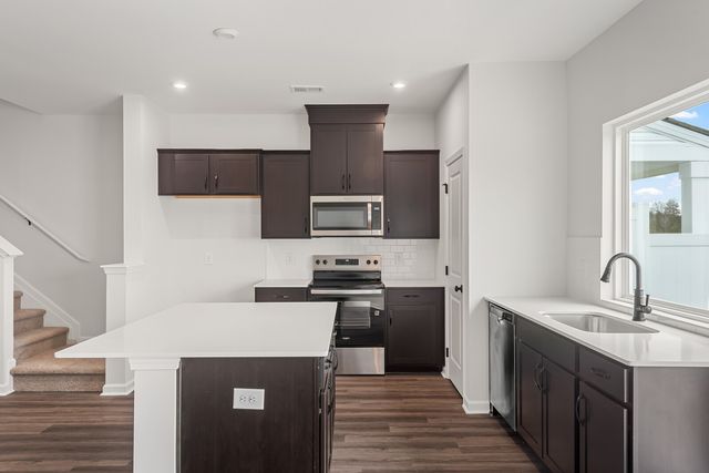 2125 Cheltenham Place, Columbia, TN 38401