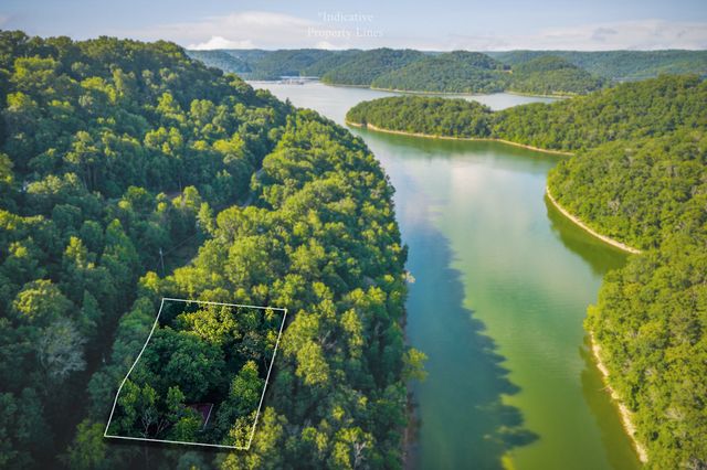 1385 Lakeside Dr, Smithville, TN 37166