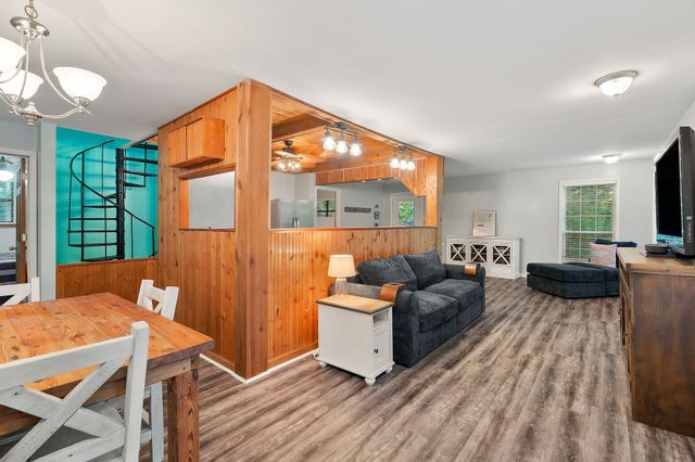 1385 Lakeside Dr, Smithville, TN 37166