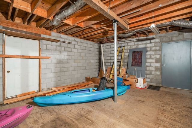 1385 Lakeside Dr, Smithville, TN 37166