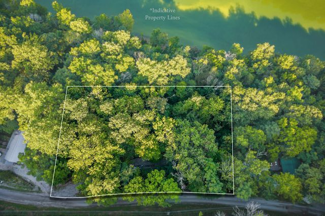 1385 Lakeside Dr, Smithville, TN 37166