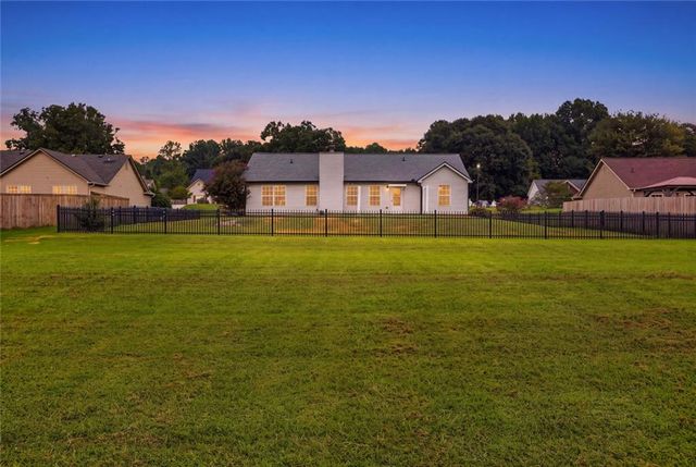 953 Jefferson Walk Circle, Jefferson, GA 30549