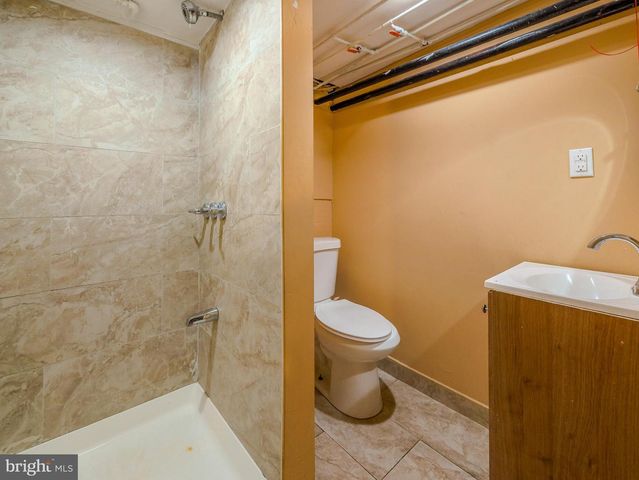 81 HARTLEY RD, Lansdowne, PA 19050