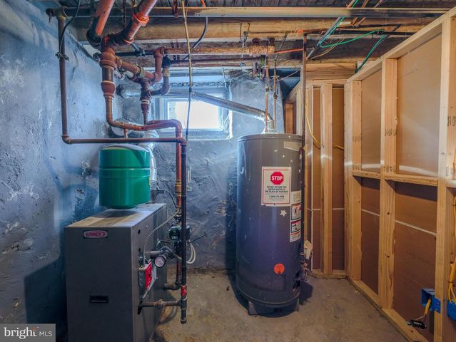 81 HARTLEY RD, Lansdowne, PA 19050