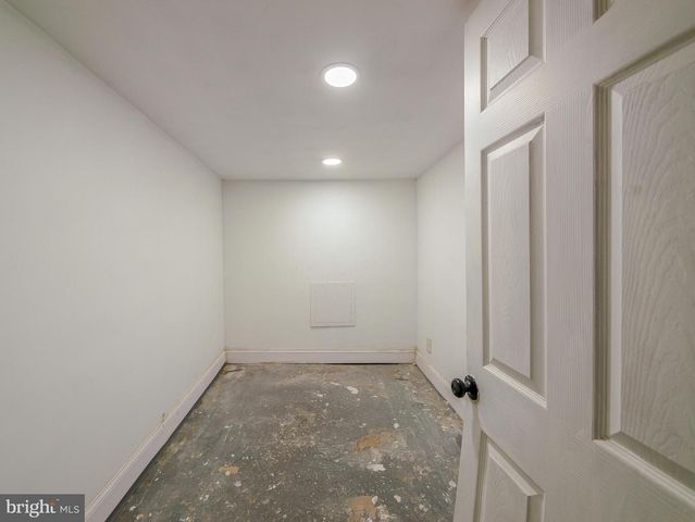 81 HARTLEY RD, Lansdowne, PA 19050