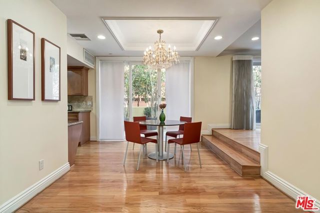 132 S Maple Drive 101, Beverly Hills, CA 90212