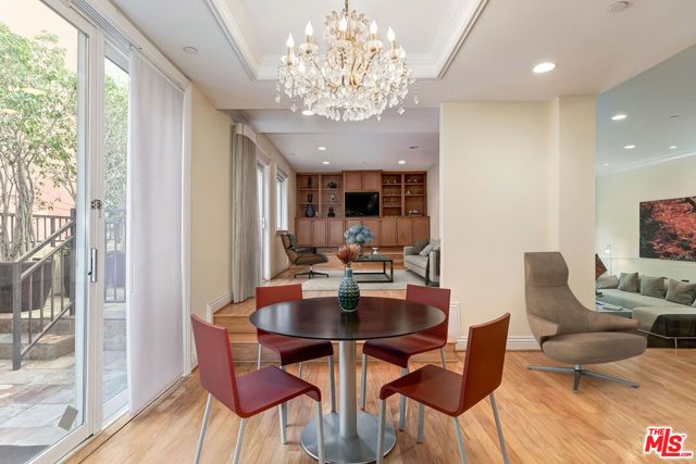 132 S Maple Drive 101, Beverly Hills, CA 90212