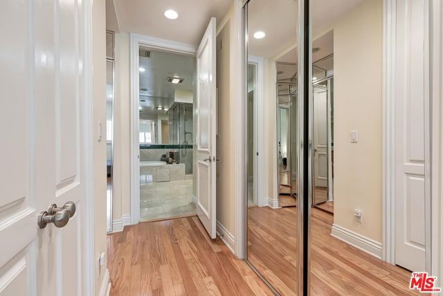 132 S Maple Drive 101, Beverly Hills, CA 90212