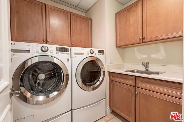 132 S Maple Drive 101, Beverly Hills, CA 90212