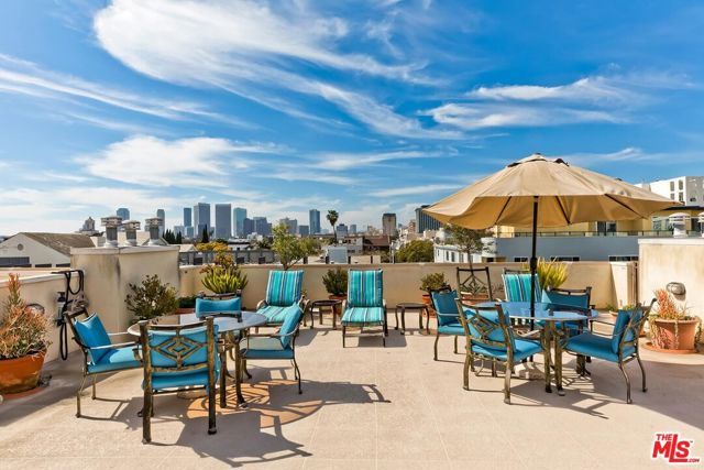 132 S Maple Drive 101, Beverly Hills, CA 90212