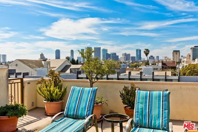 132 S Maple Drive 101, Beverly Hills, CA 90212