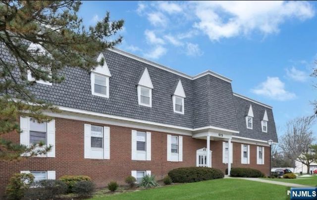 573 Valley Road 5, Wayne, NJ 07470