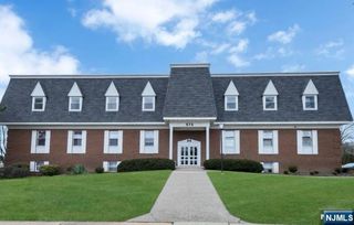 573 Valley Road 5, Wayne, NJ 07470