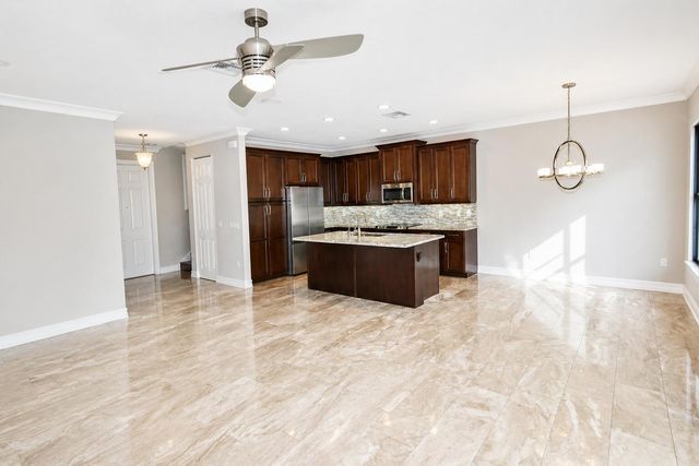 8079 Snowflake Obsidian Trail, Delray Beach, FL 33446