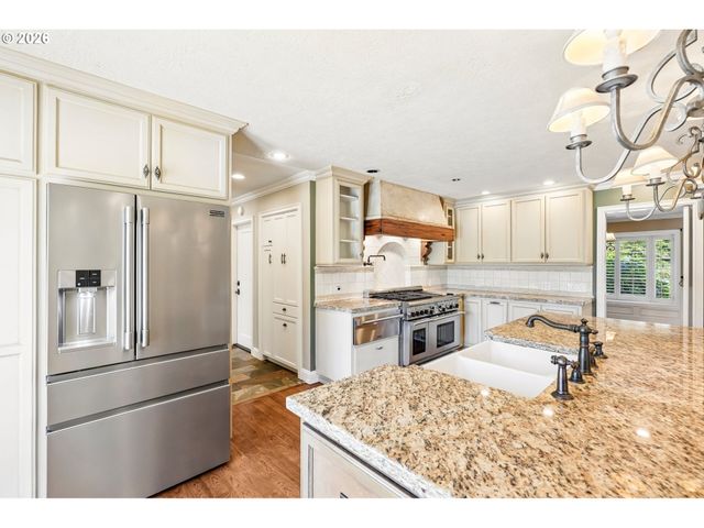 7720 Sw MONTCLAIR Dr, Portland, OR 97225