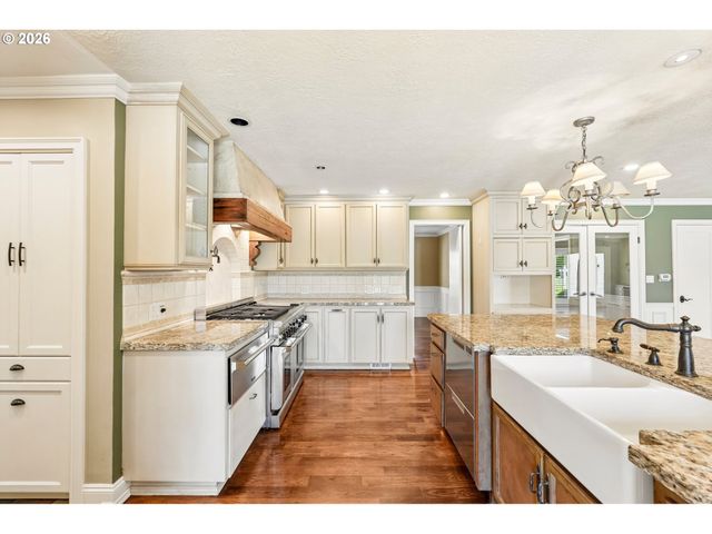 7720 Sw MONTCLAIR Dr, Portland, OR 97225