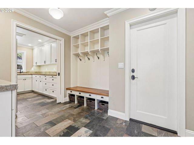 7720 Sw MONTCLAIR Dr, Portland, OR 97225