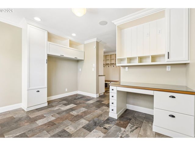 7720 Sw MONTCLAIR Dr, Portland, OR 97225