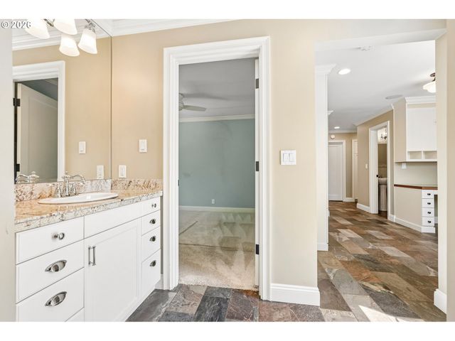 7720 Sw MONTCLAIR Dr, Portland, OR 97225