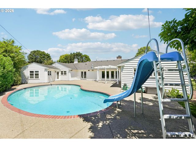 7720 Sw MONTCLAIR Dr, Portland, OR 97225