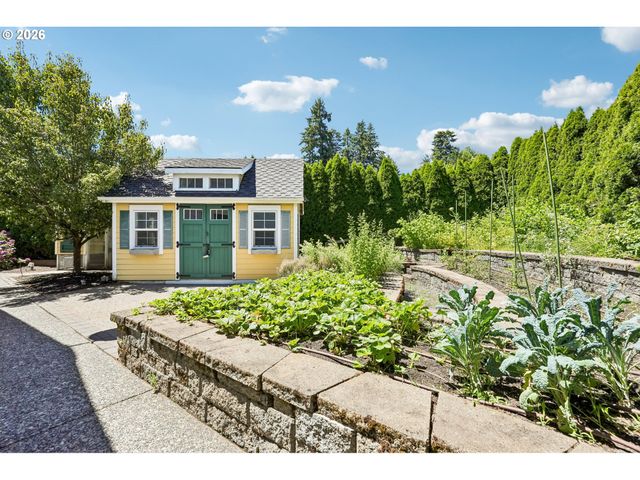 7720 Sw MONTCLAIR Dr, Portland, OR 97225