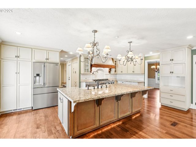 7720 Sw MONTCLAIR Dr, Portland, OR 97225
