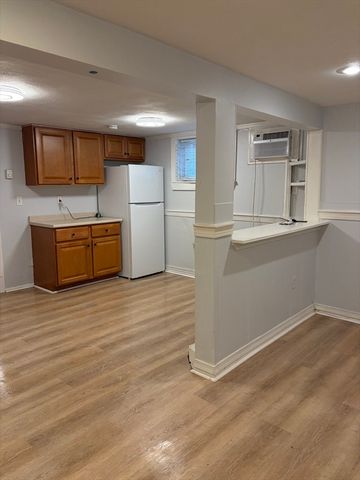 27 Elmwood Park 6, Quincy, MA 02170