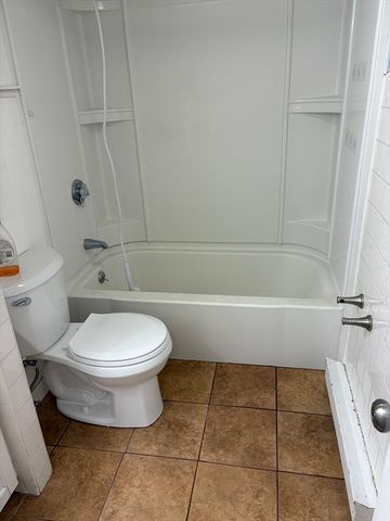 27 Elmwood Park 6, Quincy, MA 02170