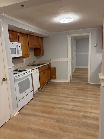 27 Elmwood Park 6, Quincy, MA 02170