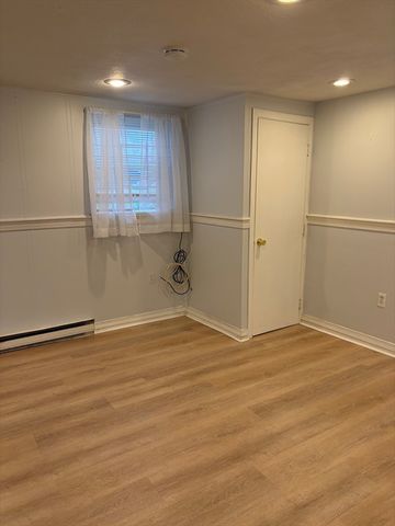 27 Elmwood Park 6, Quincy, MA 02170