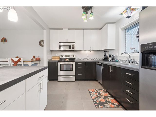 16200 PACIFIC Hwy, Lake Oswego, OR 97034