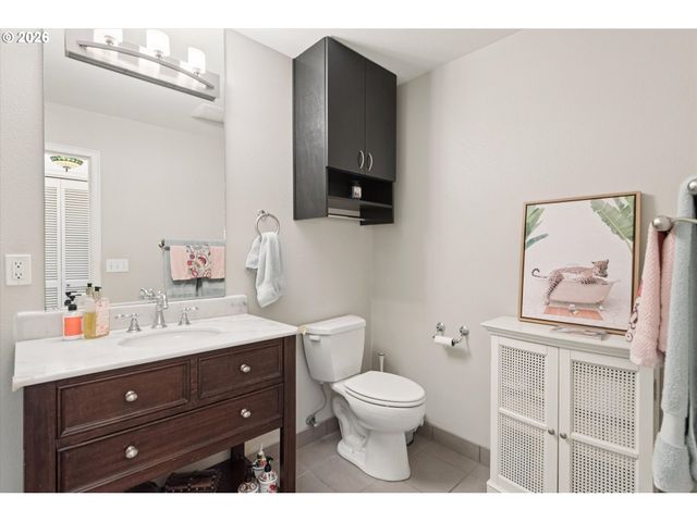 16200 PACIFIC Hwy, Lake Oswego, OR 97034