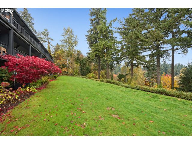 16200 PACIFIC Hwy, Lake Oswego, OR 97034