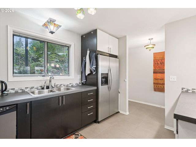 16200 PACIFIC Hwy, Lake Oswego, OR 97034