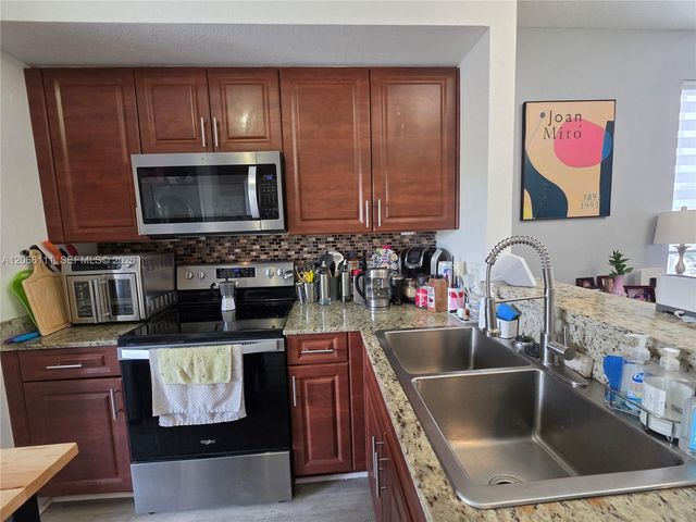 141 NW 2nd Avenue 2, Hallandale Beach, FL 33009