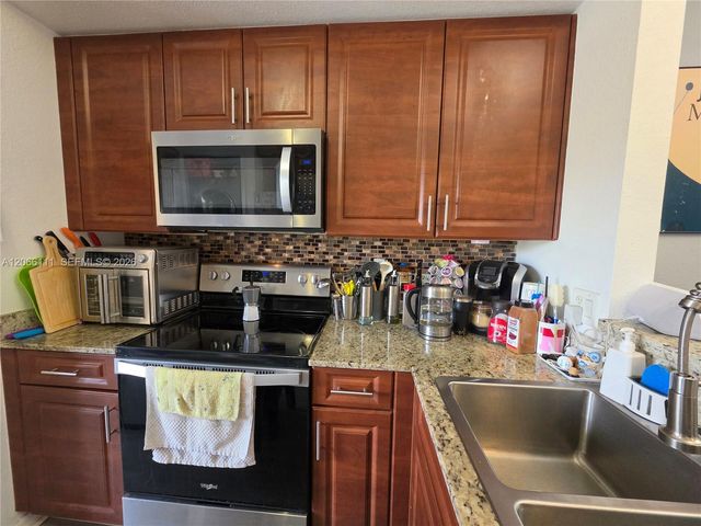 141 NW 2nd Avenue 2, Hallandale Beach, FL 33009