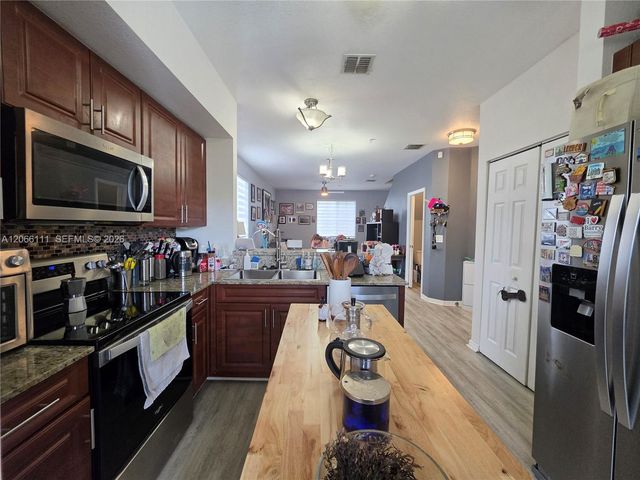 141 NW 2nd Avenue 2, Hallandale Beach, FL 33009