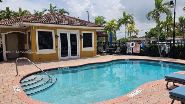 141 NW 2nd Avenue 2, Hallandale Beach, FL 33009
