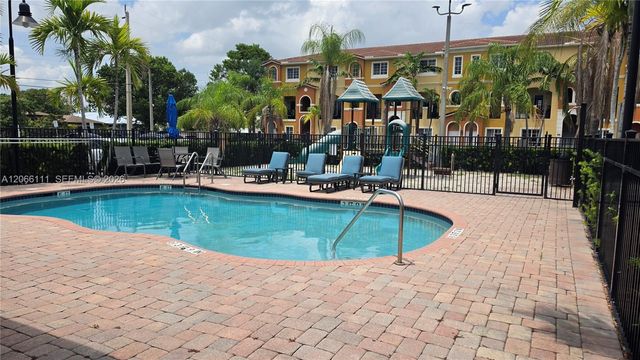 141 NW 2nd Avenue 2, Hallandale Beach, FL 33009