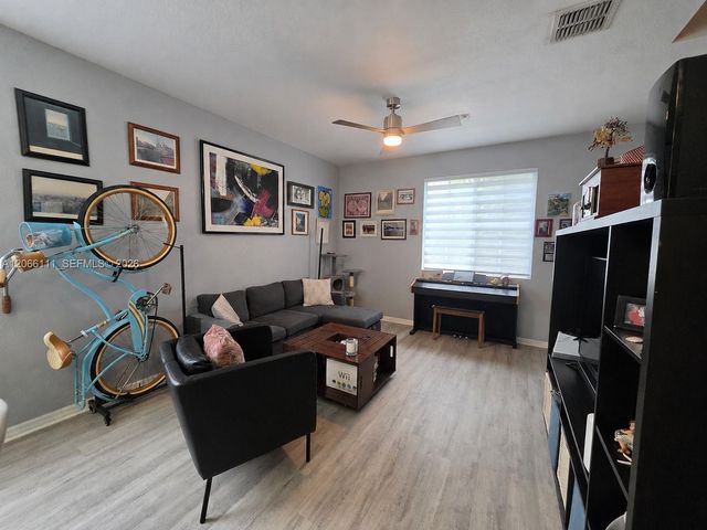 141 NW 2nd Avenue 2, Hallandale Beach, FL 33009