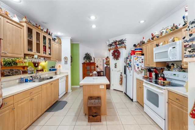 214 Victoria Dr, Amherst, VA 24521