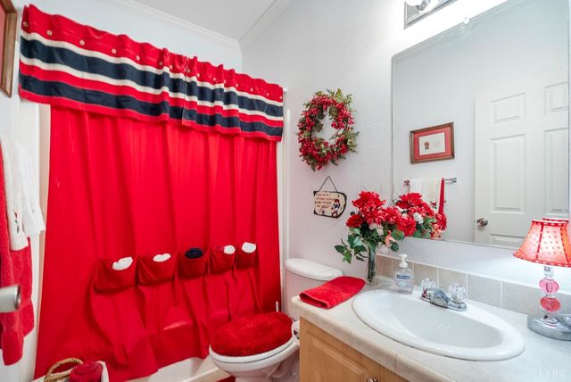 214 Victoria Dr, Amherst, VA 24521