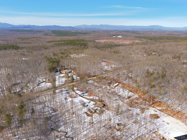 214 Victoria Dr, Amherst, VA 24521