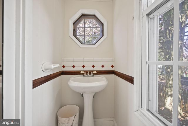 5 PERSHING AVE, Trenton, NJ 08618