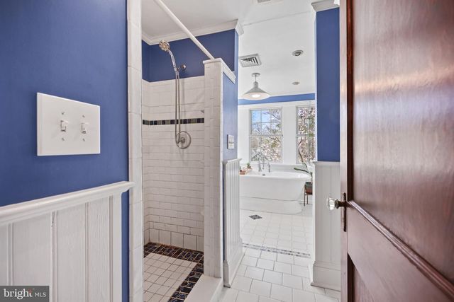 5 PERSHING AVE, Trenton, NJ 08618